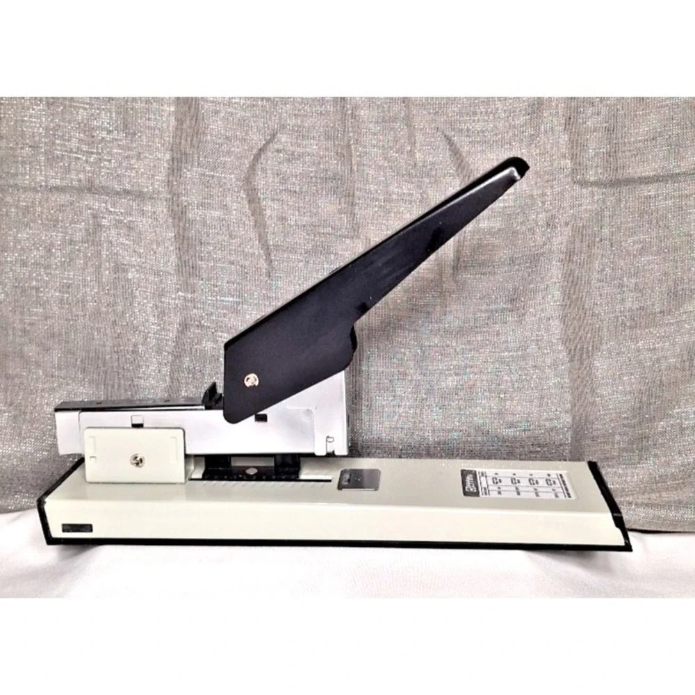 Effitiv Heavy Duty Stapler 100 sheet 13mm to 30 sheet 6mm High Capacity Gray Blk